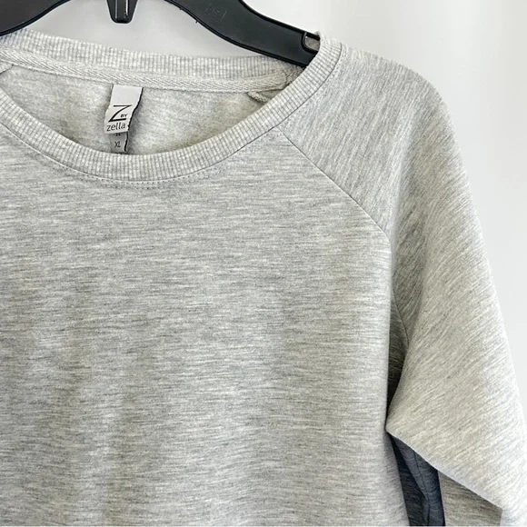 Girl’s Zella Gray Crop Sweatshirt Size XL - Picture 2 of 3